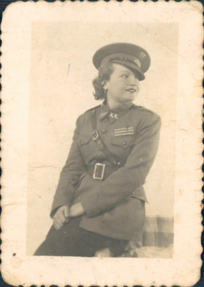 Mujer militar – 1936