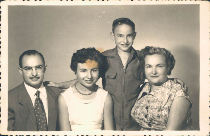 Padres y hermanos – 1956