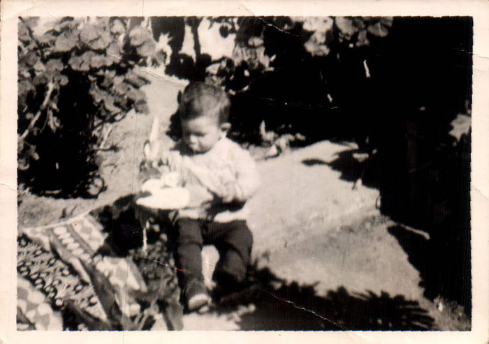 Xisco en el patio de su casa – 1966