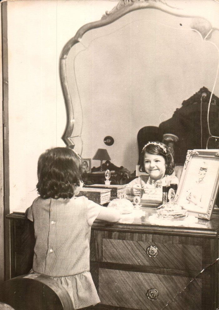 Ana Cristina al cumplir tres años, habitación de los padres – 1967