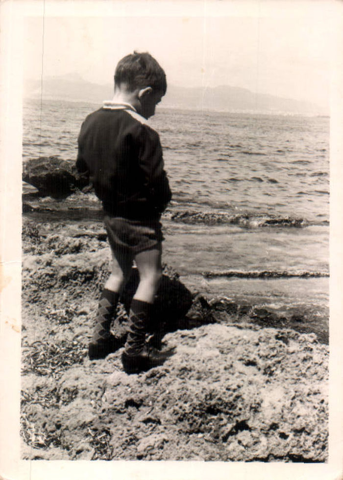 Haciendo pipí en la playa – 1967