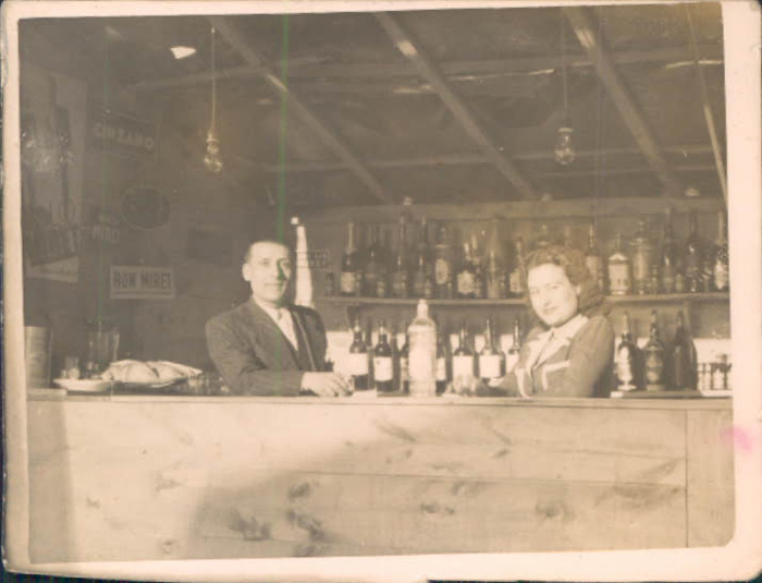En el Arenal en un bar – 1952