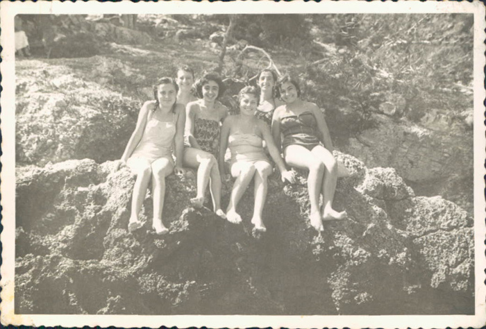 Día de playa con amigas – 1958