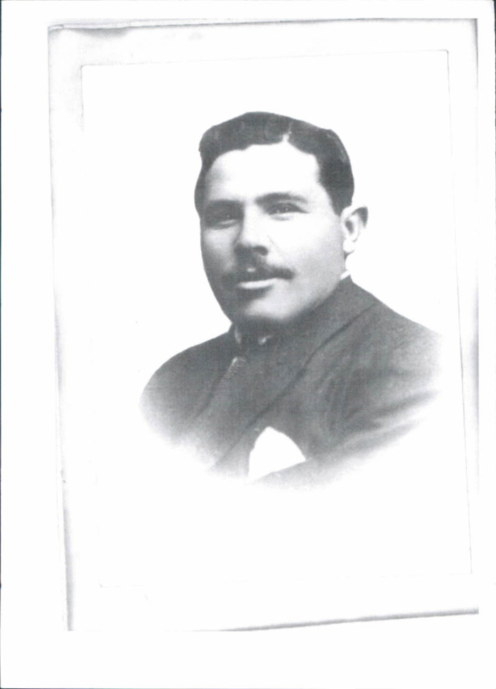 Padre, Emilio Cardona – 1920
