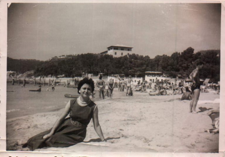 A la platja	 (Porto Cristo) – 1952