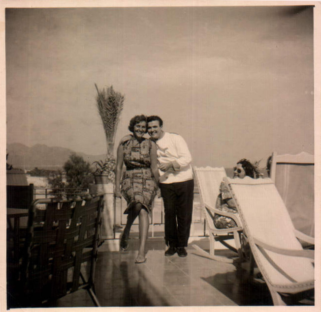 Lligant a  l’Hotel Savina (Cala Millor) – 1960