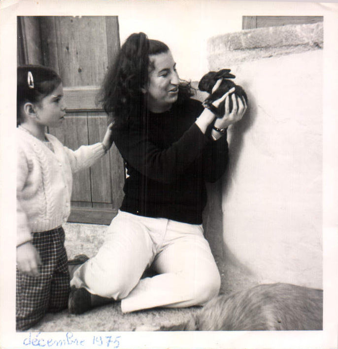 MI MAMA HABLA CON EL CONEJITO - 1975