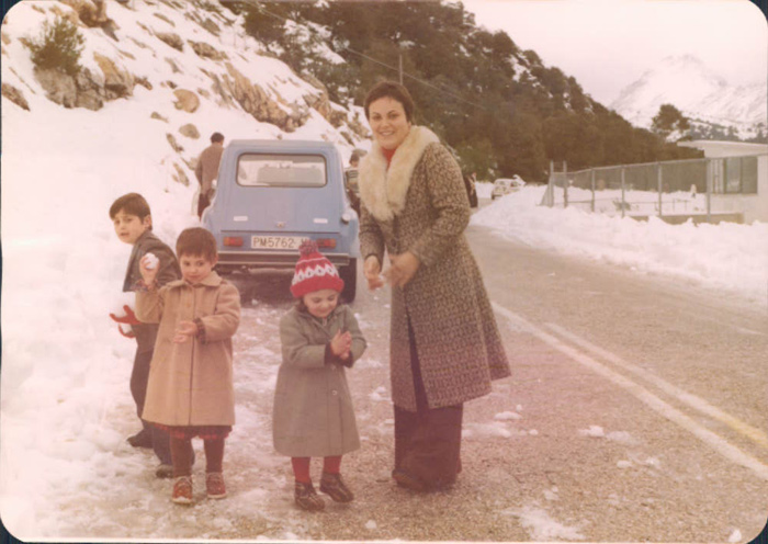 Familia en la nieve – 1979