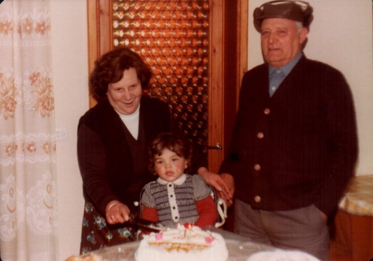 Segundo cumpleaños con abuelos – 1979