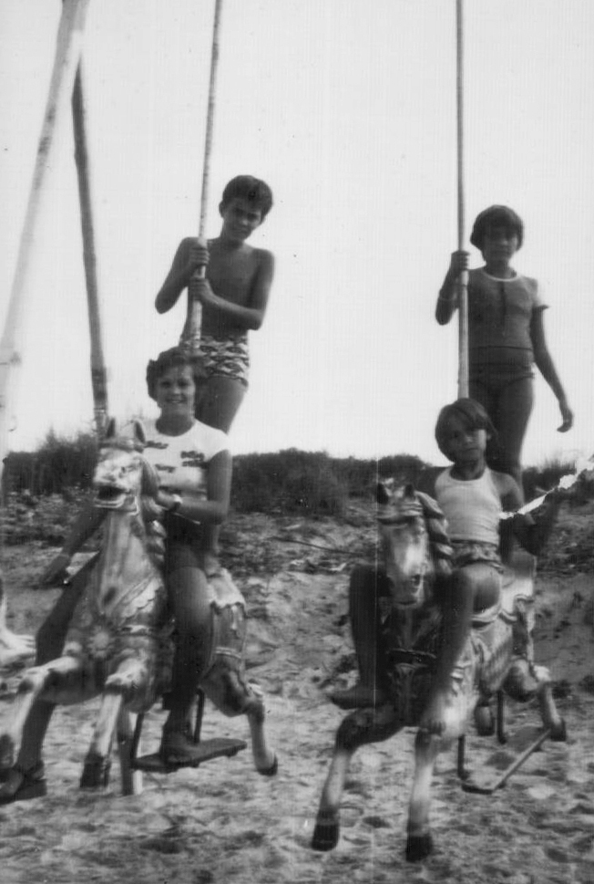 Nins al columpi (Sa Ràpita) 1968