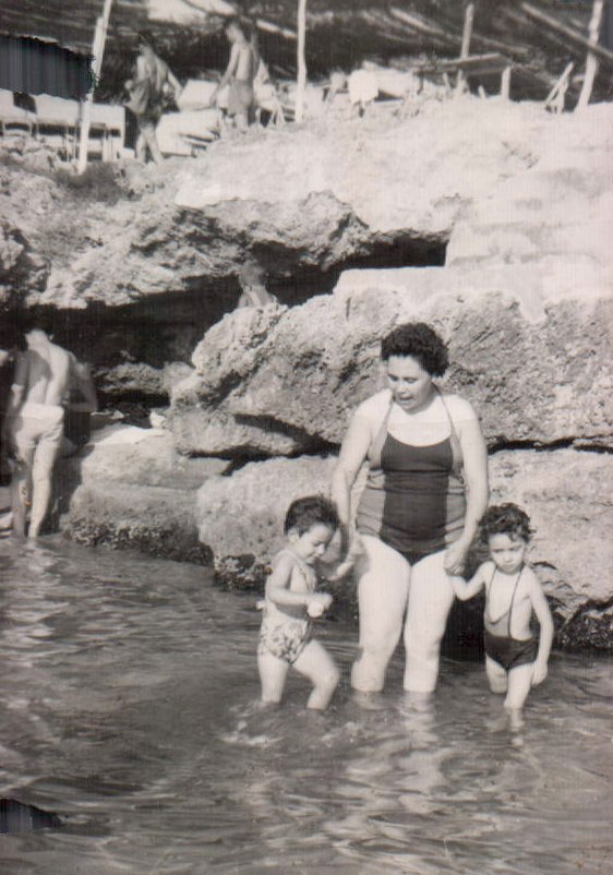 MAMA Y SUS HIJITAS - 1958