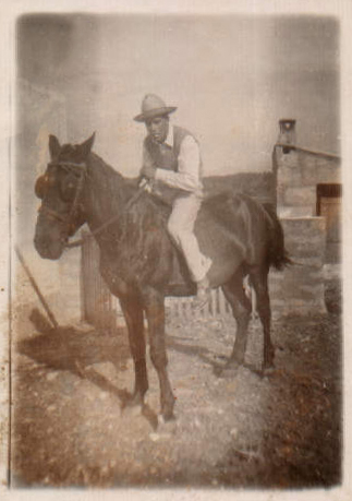 Hombre a caballo – 1945