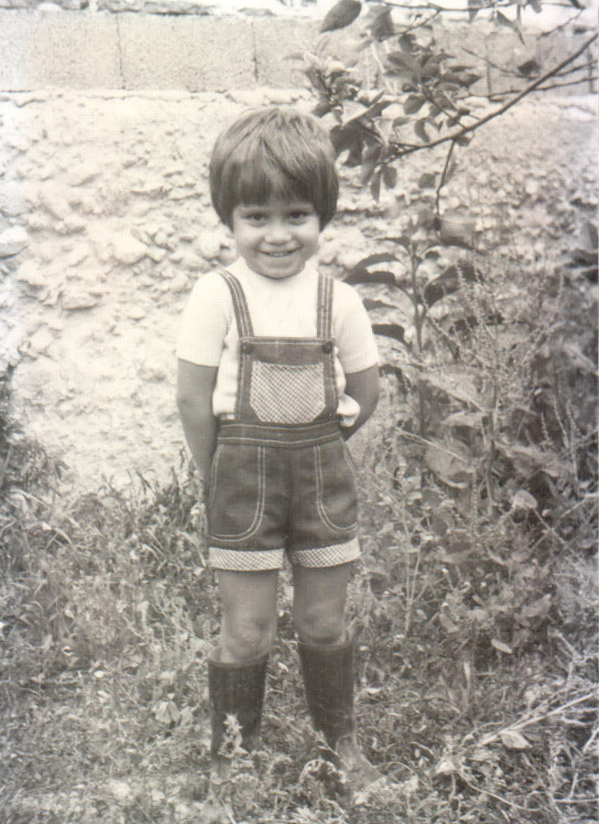 Niño en el campo – 1976