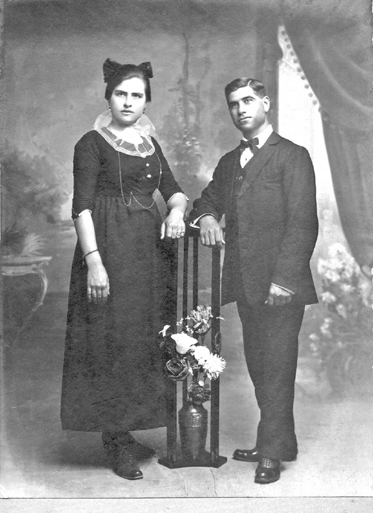 Avis  Biel i Antonia 1920