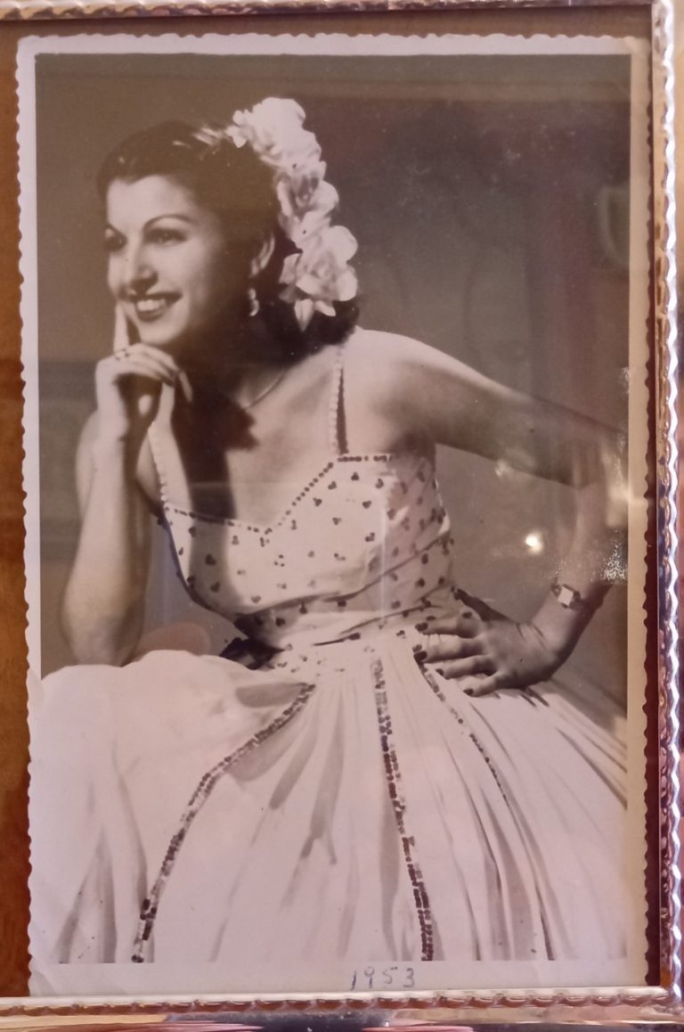 Bailarina clásico español “Luisita Morales”(mi madre)-Año 1953-